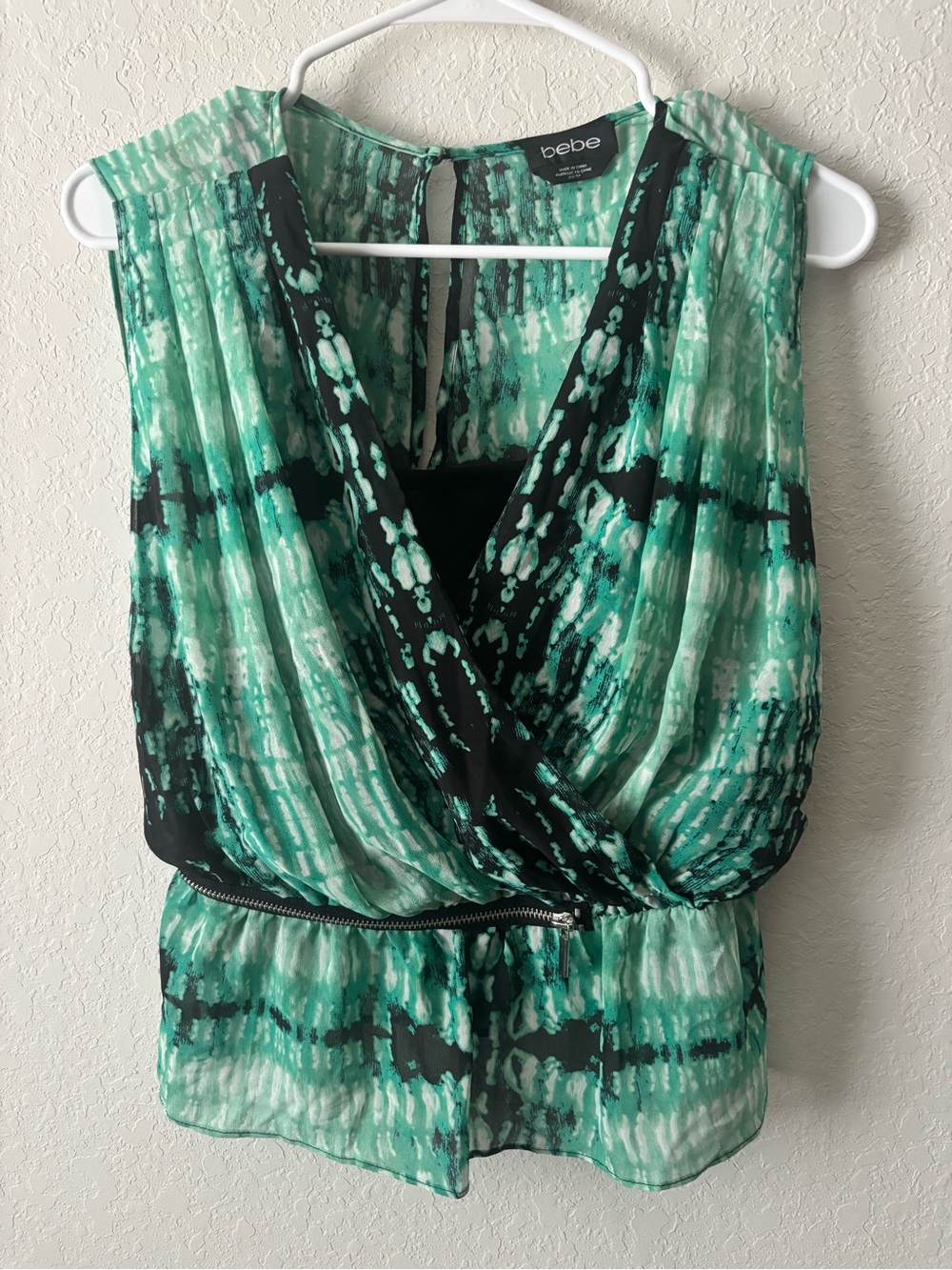 Bebe Sleeveless Blouse XS Green Black Abstract Print Crossover Zip Waist Y2K